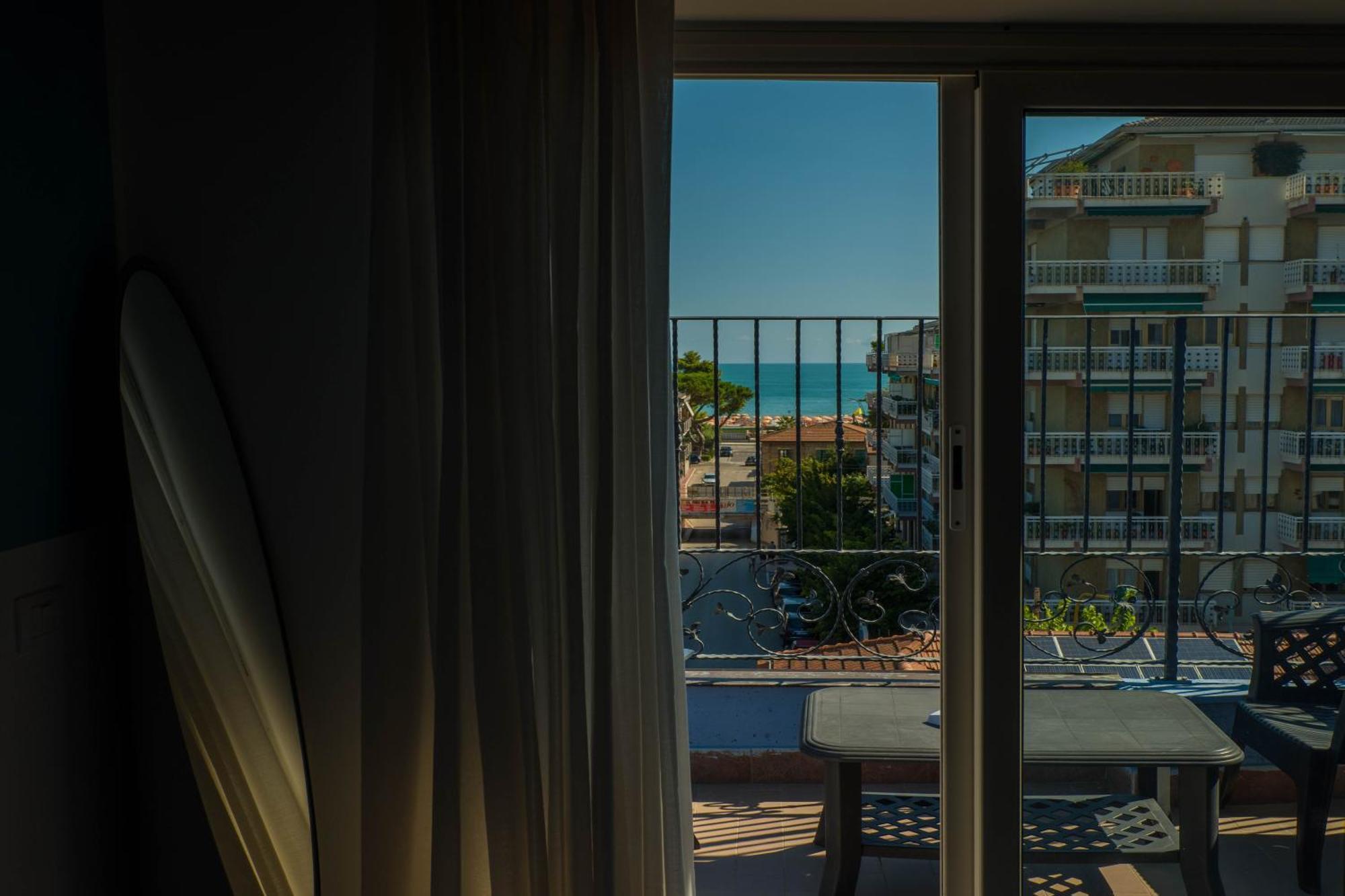Hotel Albatros Roseto Degli Abruzzi Ngoại thất bức ảnh